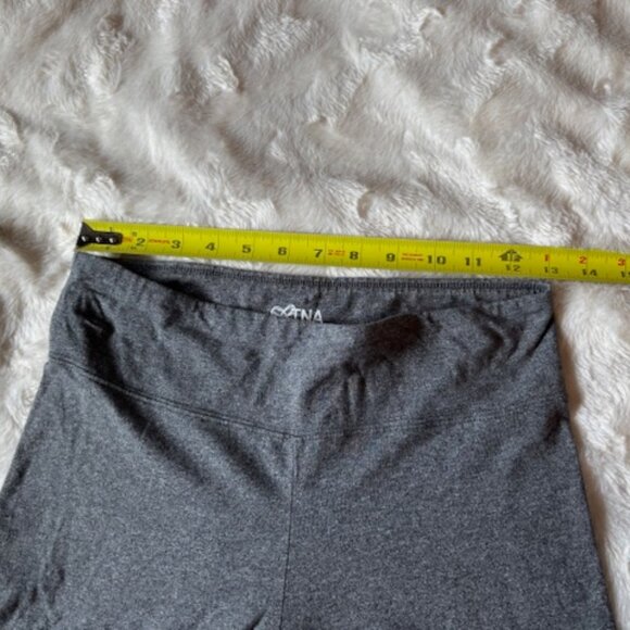 TNA Artizia Grey Leggings Spiral Logo Ladies Size Medium - Picture 10 of 14